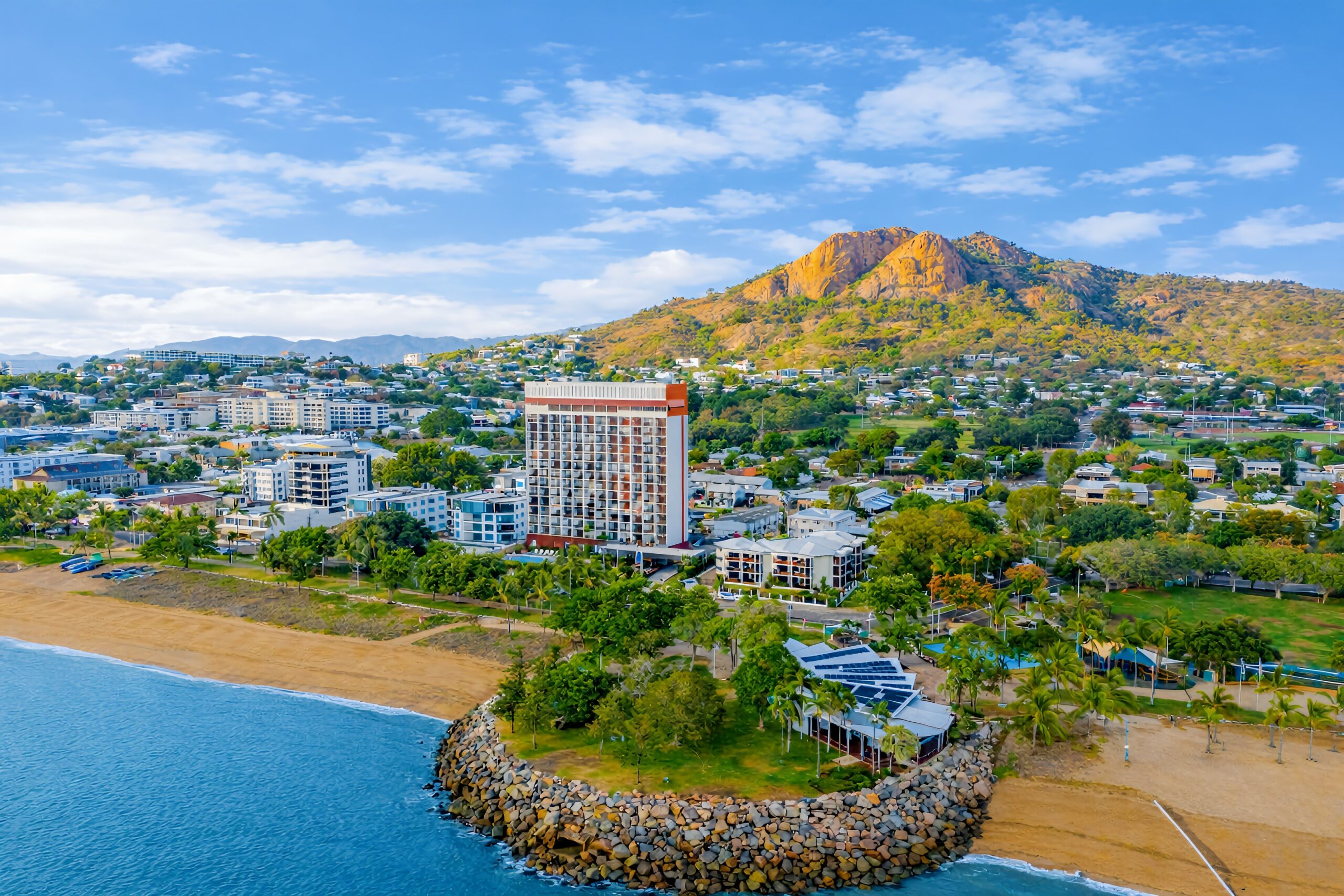 Beachfront Studio with Pool & Island Views